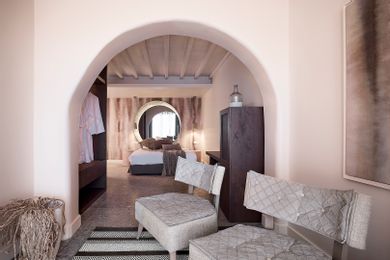 Elegant Suite with Heated Sharing Pool (2 adults)