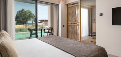 Helea Suite with Swim Up Pool