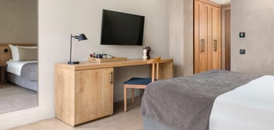 Deluxe Room with Swim Up Pool