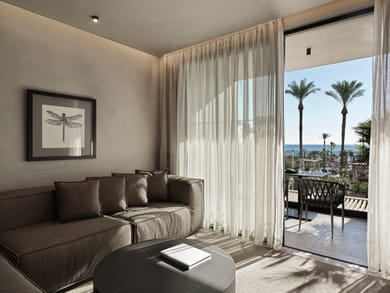Open Plan Suite Sea View