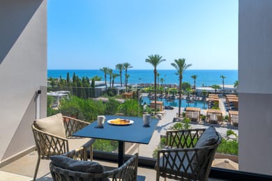 Open Plan Suite Sea View