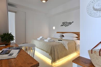 Ammos Luxury Rooms & Home Paros - Image 7