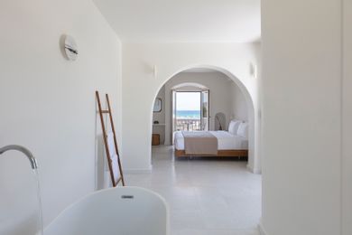 Deluxe Sea View Suite
