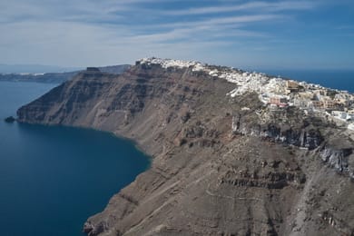Amphitheater Cave Houses - Image 2