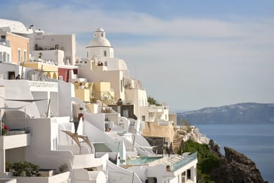Amphitheater Cave Houses - Image 5