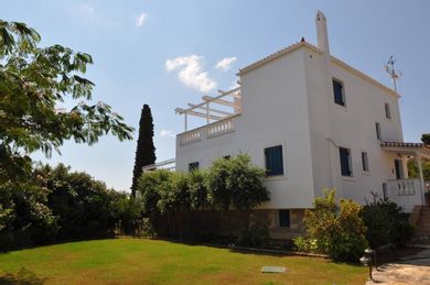 5 Bedrooms Villa with Partial Sea View