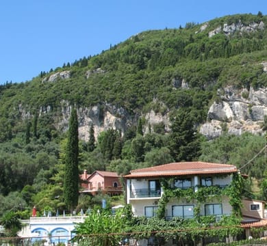 Andromaches Holiday Apartments Corfu - Image 6