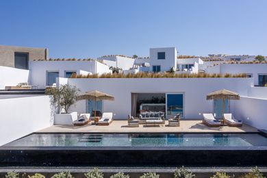 Four Bedroom Villa with Infinity Pool