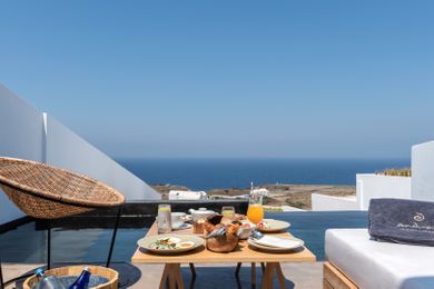 Executive Suite with Infinity Pool