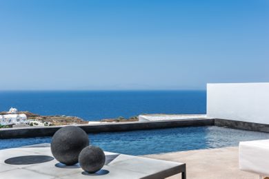 Family Suite with Infinity Pool