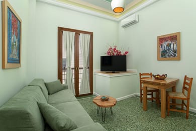 Happy Traveller's Suite