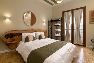 Four Seasons Suite