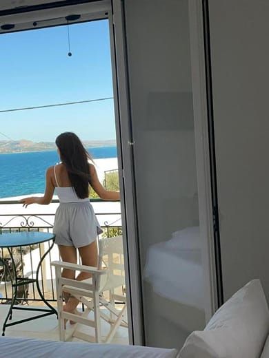 Elegant Studio With Sea View