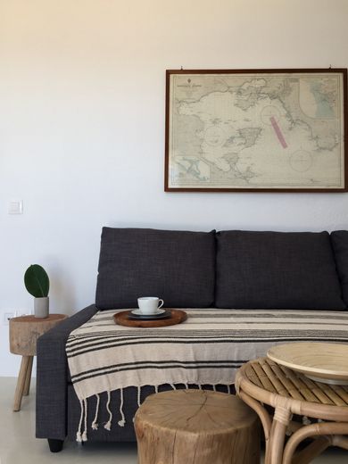 Island White - Sunset apartment