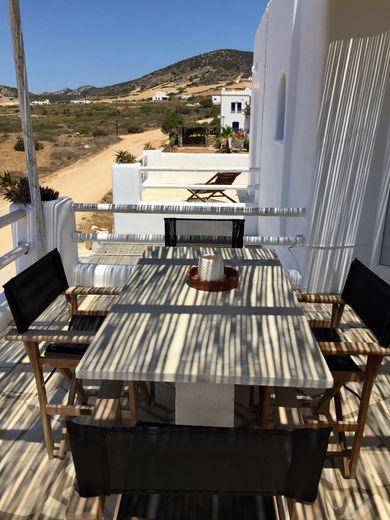 Island White - Sunset apartment