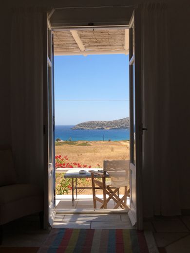 Island White - Spice apartment