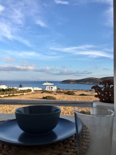 Island White - Sunrise apartment