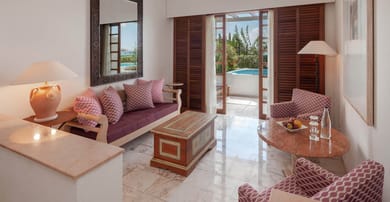 Sea View Garden Studio Suite with Whirlpool