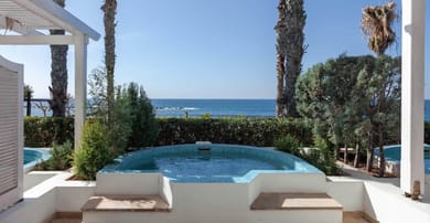 Sea View Garden Studio Suite with Whirlpool