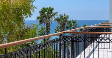 Family Interconnecting Side Sea View Rooms