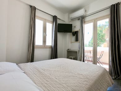 Family Studio with Street View