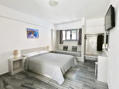 Standard Triple Room with Street View