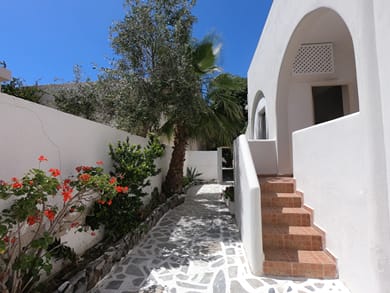 Anny Studios & Rooms Perissa - Image 3