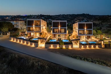 Anore Luxury Suites - Image 6
