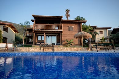 The Stonewood Cottage - 2 Bedroom Poolfront Villa with Sea View - Sauna & Shared Pool