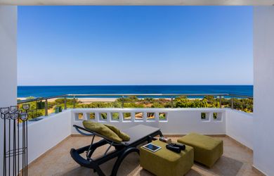 Villa LINDOS- Gennadi 3BD Luxury Beachfront Villa