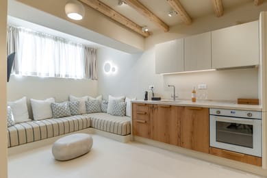 Deluxe Semi-Basement Apartment