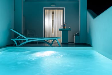 King Suite with Private Pool - Split Level