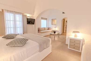 Brand New - Signature Open Plan Suite with Private Pool - Adults Only