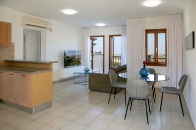 2 Bedroom Apartment - OZ11