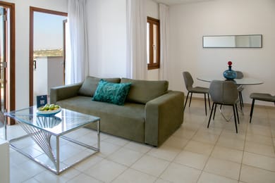 2 Bedroom Apartment - OZ11