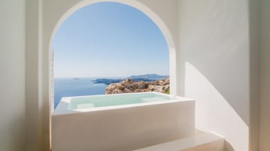 Sunset Suite with Hot Tub and Caldera View