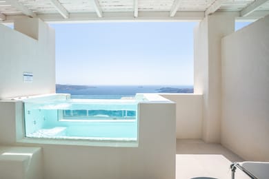 Crystal Deluxe Double with Hot Tub and Caldera View