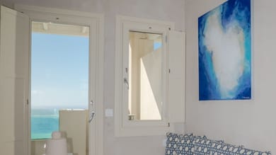 Loft suite with Hot Tub and Caldera View