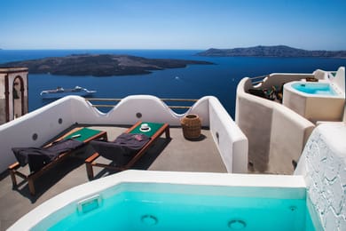 Honeymoon Hot Tub Suite