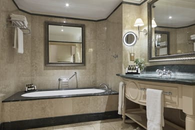 Deluxe Double Swim-Up Room Golf & Sea View