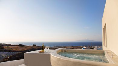 Honeymoon Jacuzzi Suite