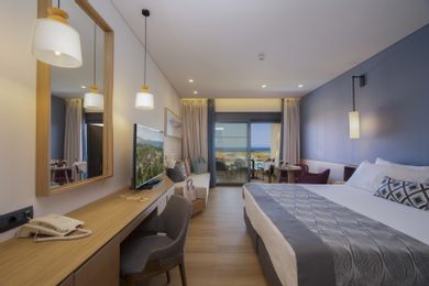 Junior Suite with Balcony & Sea View | ASTERIAS