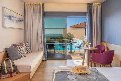 Junior Suite with Pool | ASTERIAS