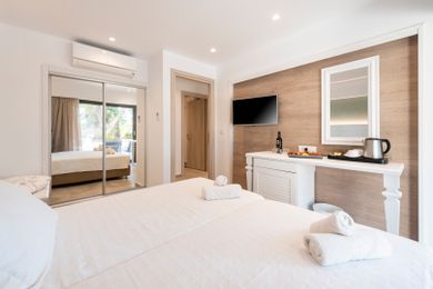 Deluxe Suite with Veranda