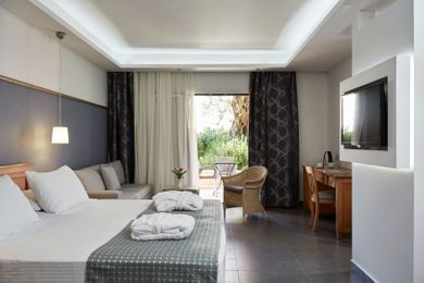 Junior Suite with Garden View