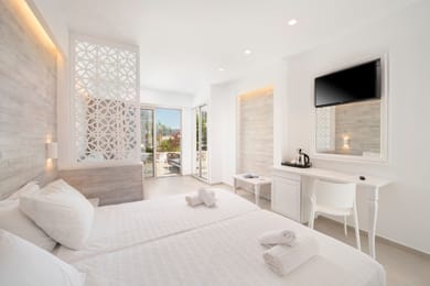 Deluxe Veranda Pool View