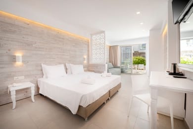 Deluxe Veranda Garden View