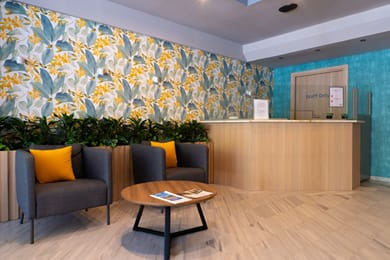 Aqua Beachfront Elegant Hotel - Image 2