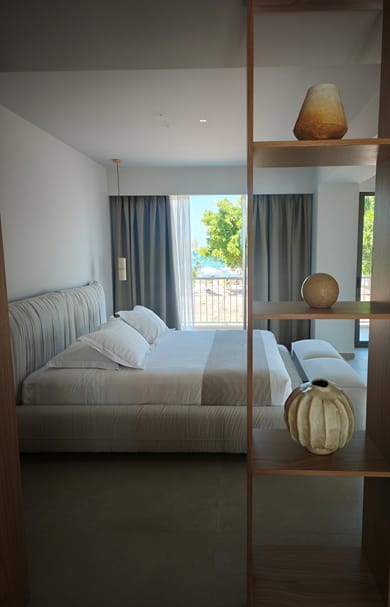 Akrotiri Suite