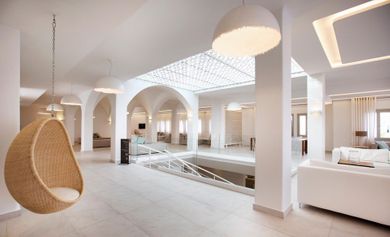 Aqua Blue Hotel - Image 4